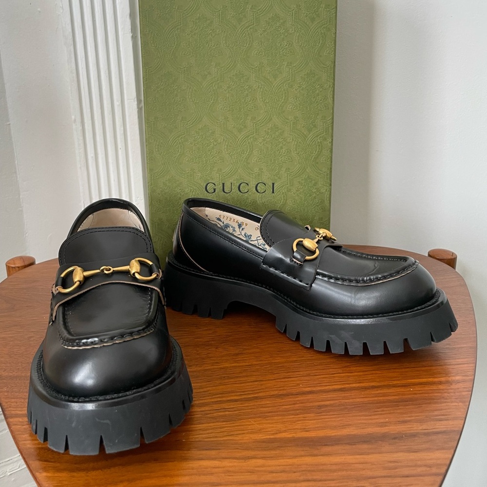 Women’s Gucci lug sole loafers - Sz 39